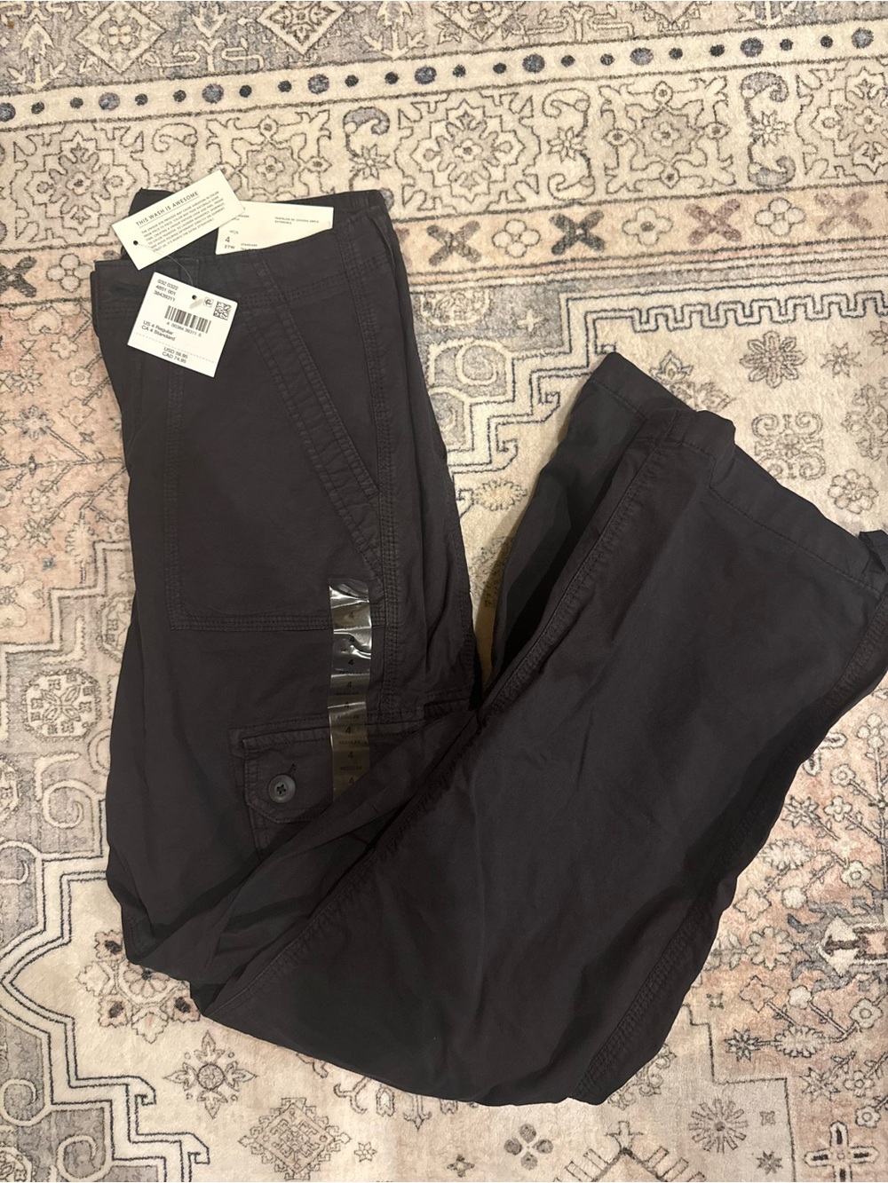 American Eagle Outfitters Women's Black Cargo Pants